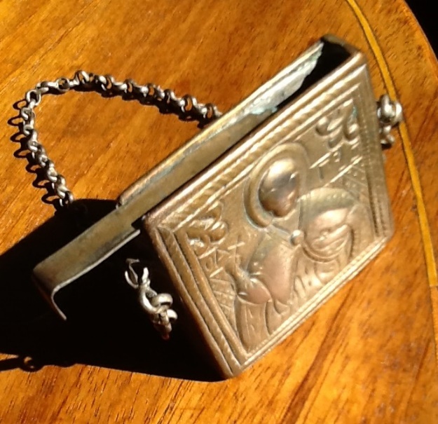 Wearable Byzantine case, 19th cent.? 4.5 x 4.5 cm, chain 24 cm, metal, private collection, photo © George Greenia.